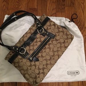 Coach purse with dust bag